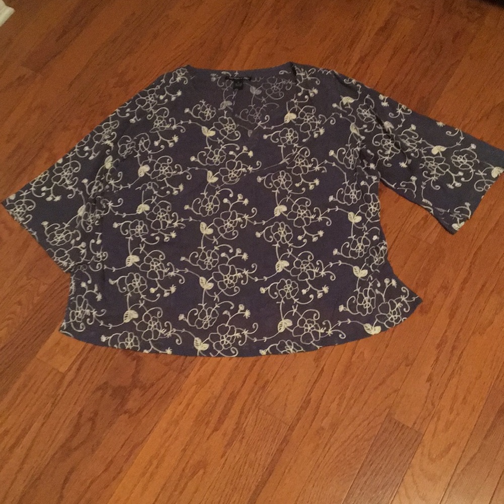 Blue tunic size 3x with embroidered floral print